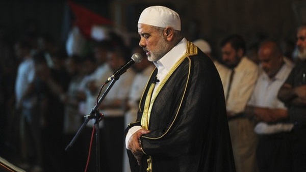 الصلاة خلف إمام 