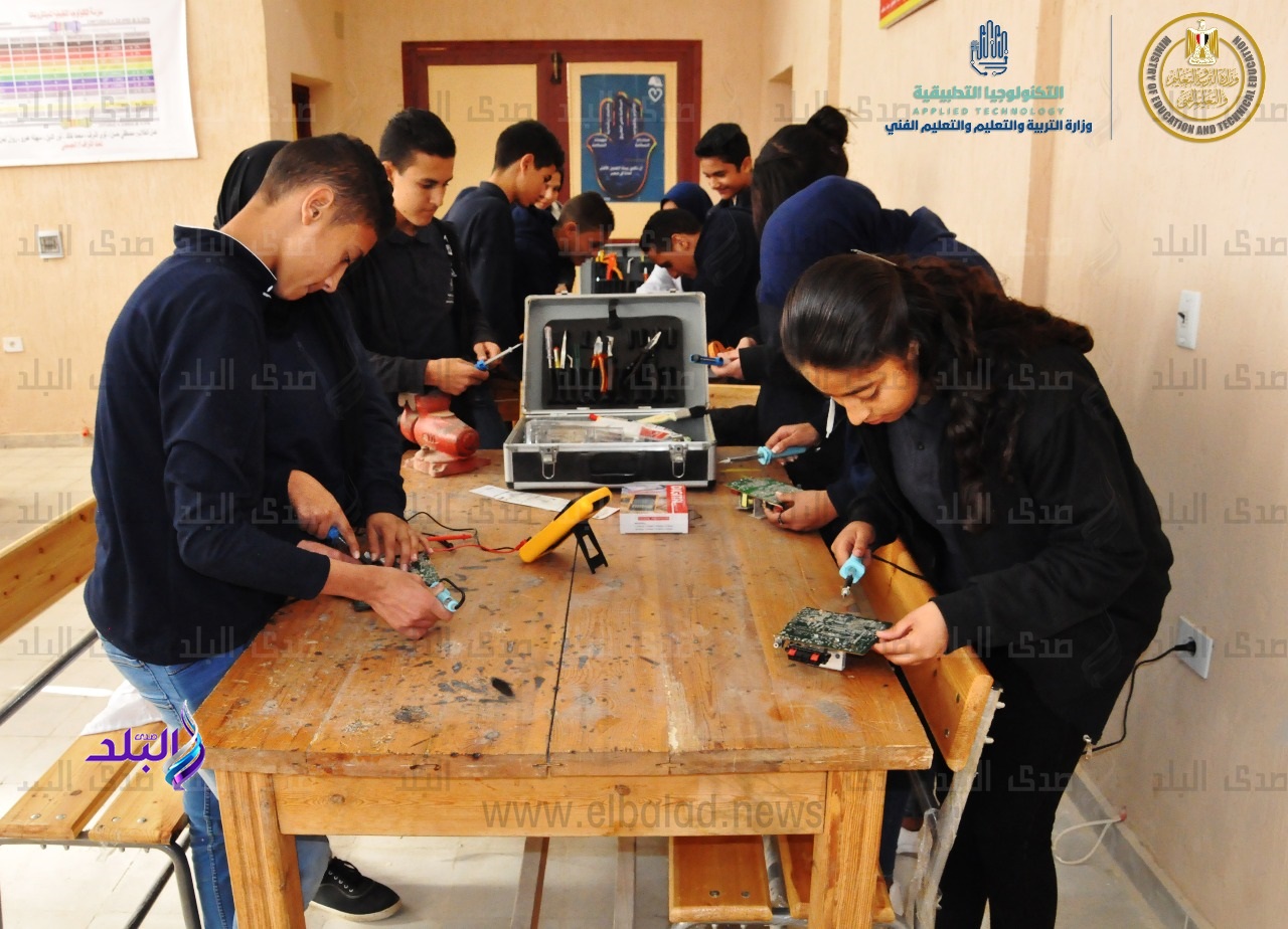 فتح باب التقدم للالتحاق بفريق عمل مدرسة الميكاترونيات