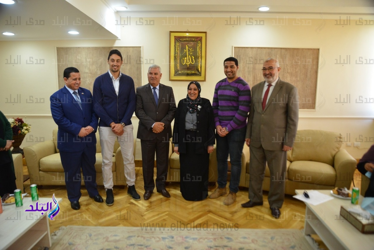 الغرابلى يكرم الأمهات المثاليات بمحافظة مطروح الغرابلى يكرم الأمهات المثاليات بمحافظة مطروح