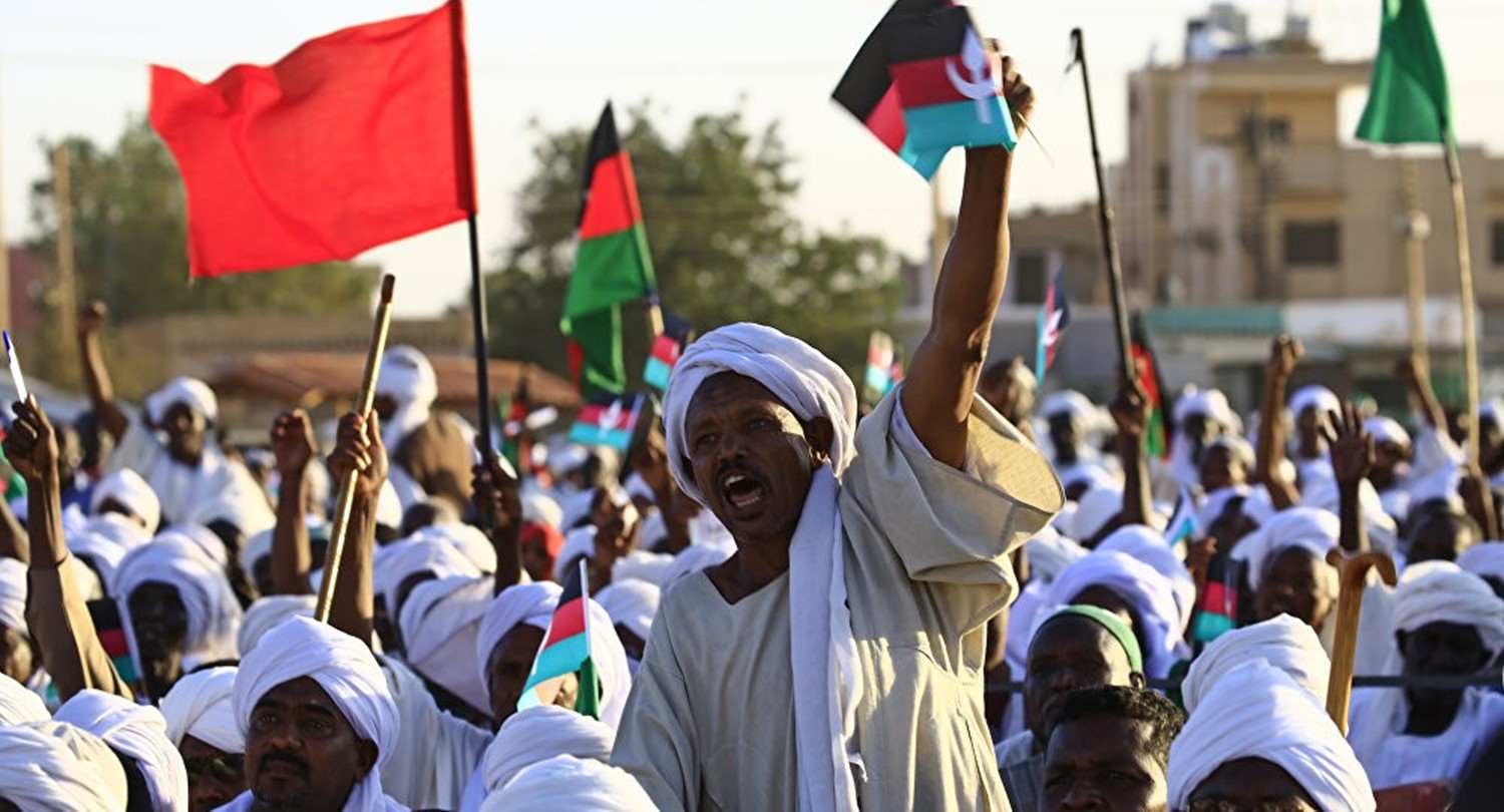 المتظاهرين السودانيين المتظاهرين السودانيين
