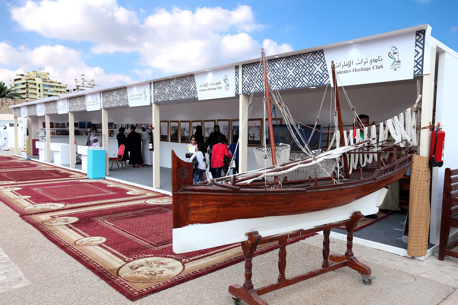 مشاركة متميزة لنادي التراث الإماراتي في أيام الشارقة