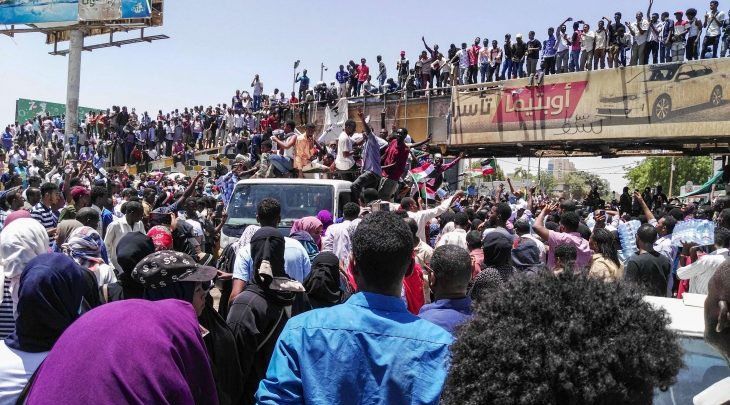 إغلاق مطار الخرطوم وبيان هام من الجيش السوداني