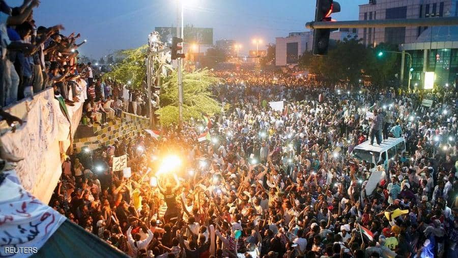 مداهمة مقر الحركة الإسلامية بالسودان واعتقال رئيسها