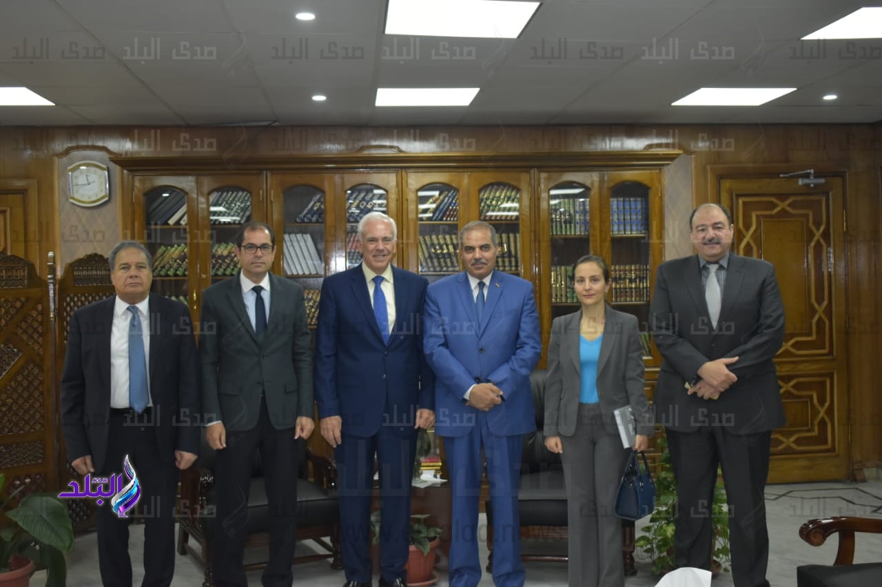 رئيس جامعة الأزهر يستقبل السفير اليوناني بالقاهرة رئيس جامعة الأزهر يستقبل السفير اليوناني بالقاهرة