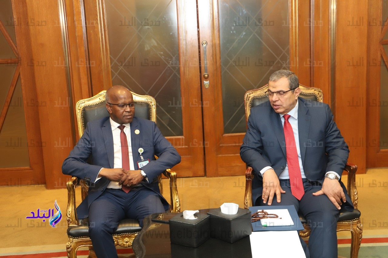 سعفان ووزير العمل الليبي 