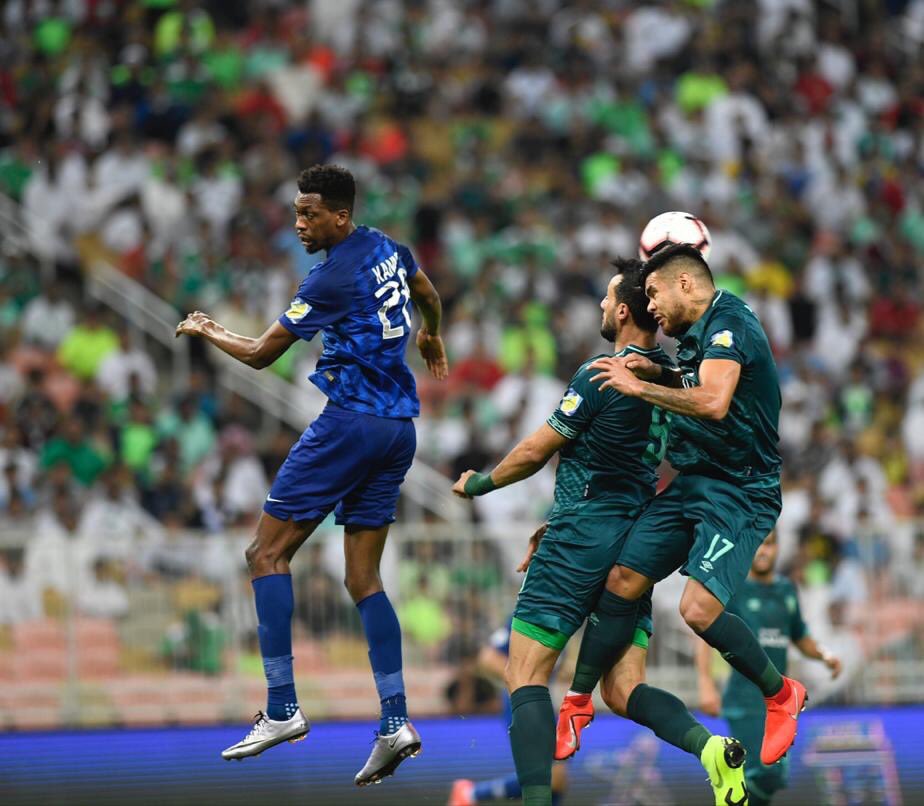 جانب من مباراة الأهلي والهلال 