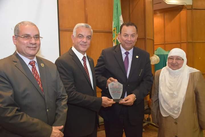 المؤتمر الطلابى الأول لكلية الصيدلة المؤتمر الطلابى الأول لكلية الصيدلة