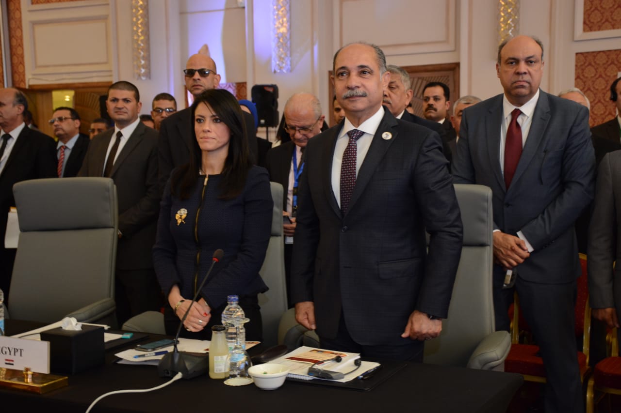 الفريق يونس المصري وزير الطيران الفريق يونس المصري وزير الطيران