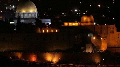 حريق بمنطقة المصلى المرواني في المسجد الأقصى حريق بمنطقة المصلى المرواني في المسجد الأقصى