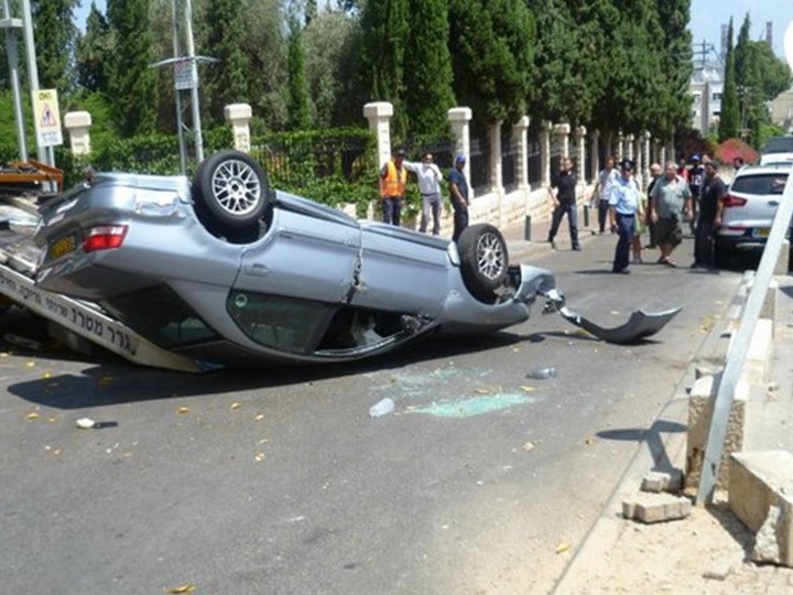 حادث مروع أثر انقلاب سياره ملاكى