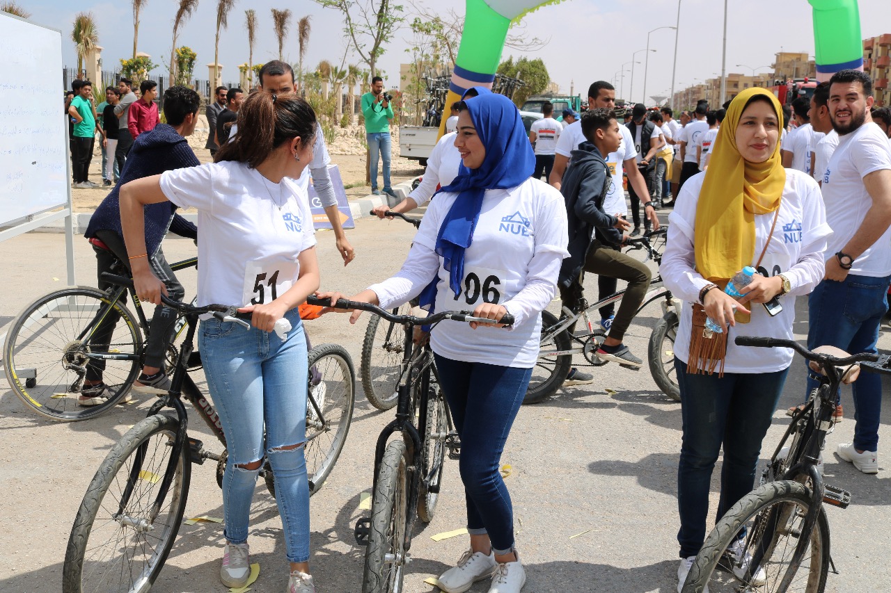 محافظ بني سويف يطلق اشارة ماراثون الدراجات محافظ بني سويف يطلق اشارة ماراثون الدراجات
