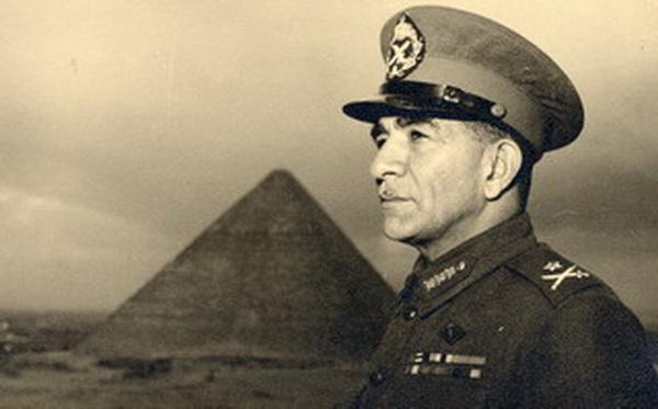 محمد نجيب