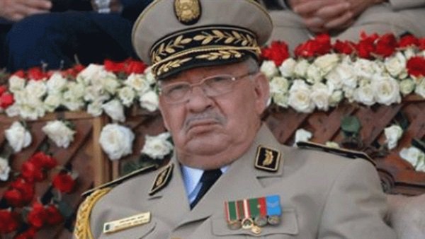 الفريق أحمد قايد صالح نائب وزير الدفاع رئيس الأركان الجزائري