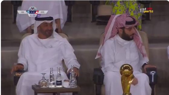 النجم والهلال 