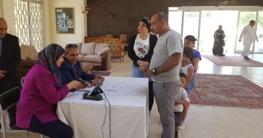 ٌبال المصريين على الإدلاء بأصواتهم فى عمان