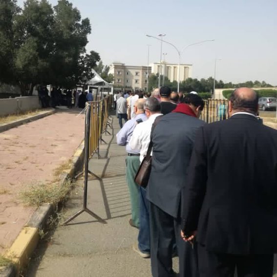 توافد المصريين للتصويت على التعديلات الدستورية