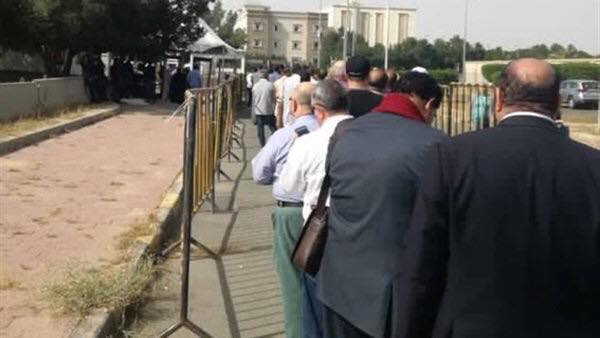 وصلات غناء للجالية المصرية بالكويت 