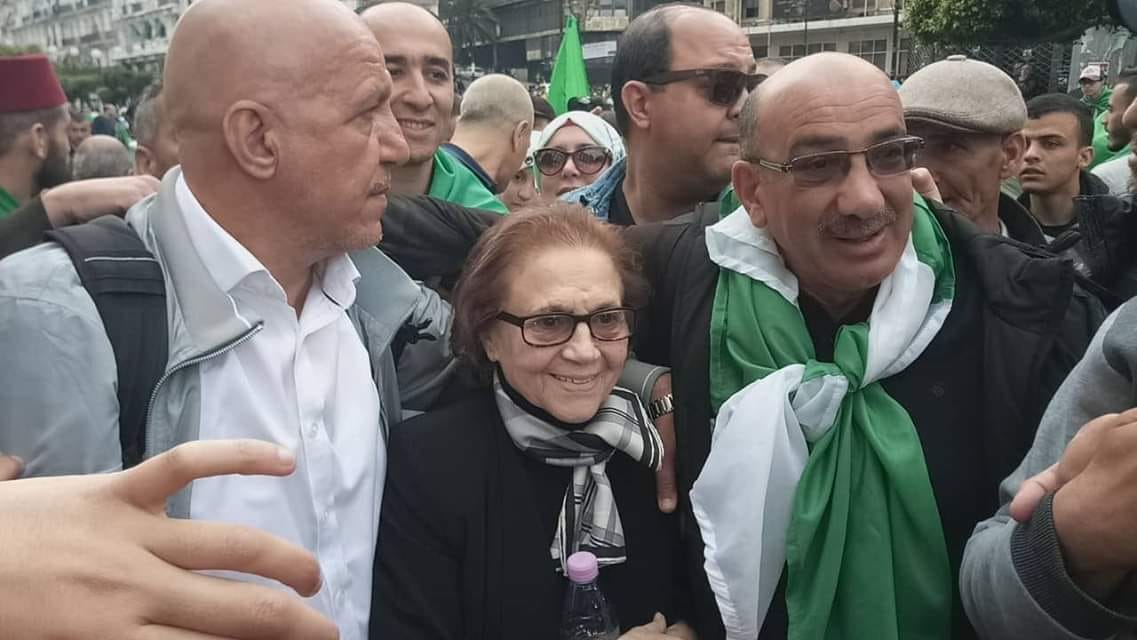 المناضلة جميلة بوحيرد من تظاهرات اليوم