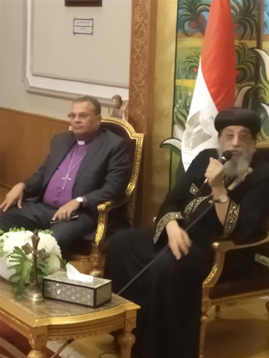 رئيس الطائفة الإنجيلية يهنئ البابا تواضروس بعيد القيامة المج