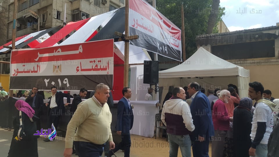 توافد الناخبين على لجان الاقتراع بمدرستي السنية والمنيرة بحي توافد الناخبين على لجان الاقتراع بمدرستي السنية والمنيرة بحي