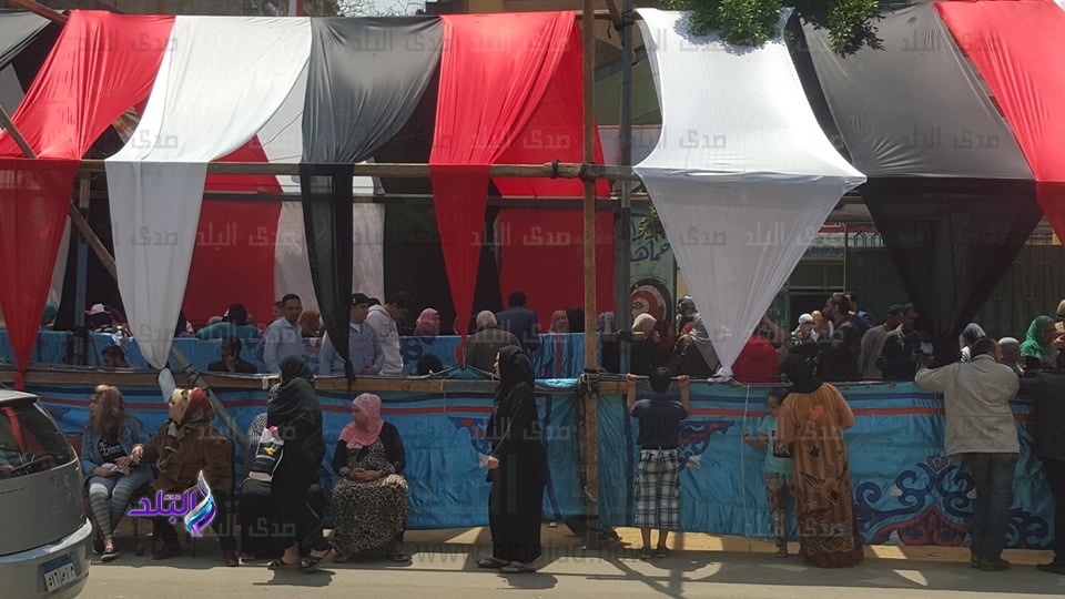 السيدات تتصدر مشهد الاستفتاء على الدستور أمام لجان حي السيدة