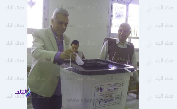 وكيل تعليم القليوبية يدلي بصوته 