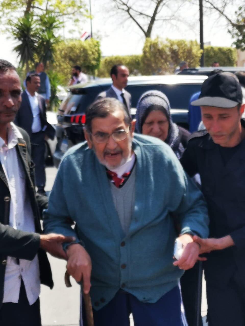 مواطنين مشاركين في التعديلات الدستورية  