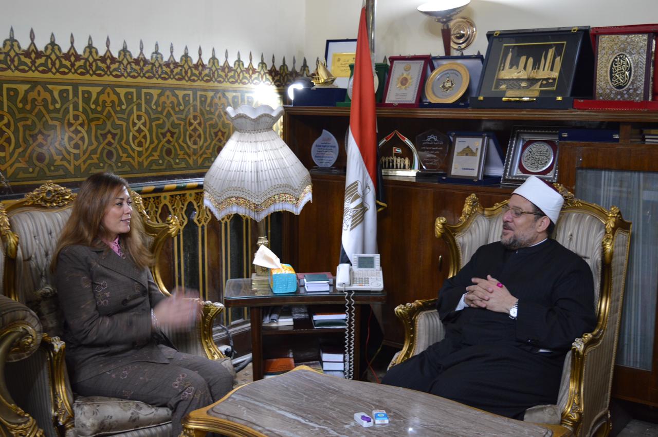 وزير الأوقاف يستقبل الدكتورة رشا راغب
