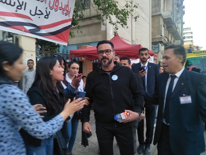 الفنان محمد رجب يدلي بصوته