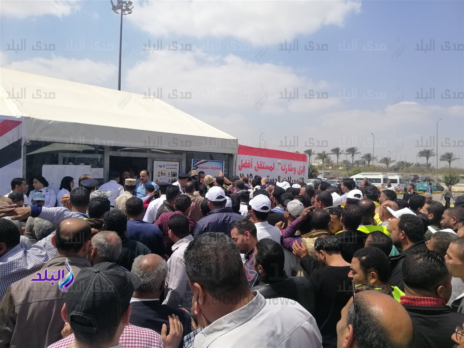 لجان الاستفتاء - مطار القاهرة  لجان الاستفتاء - مطار القاهرة