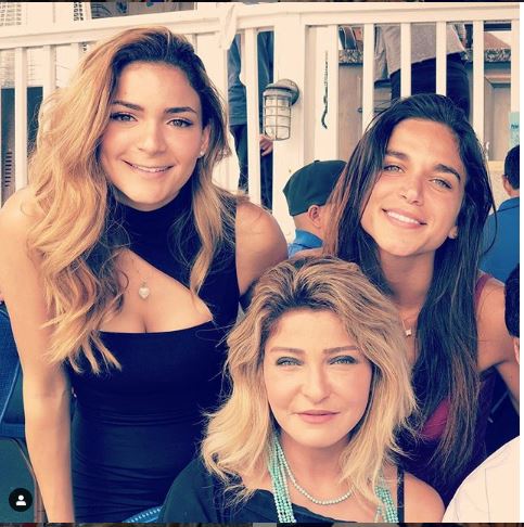 علا غانم وابنتها