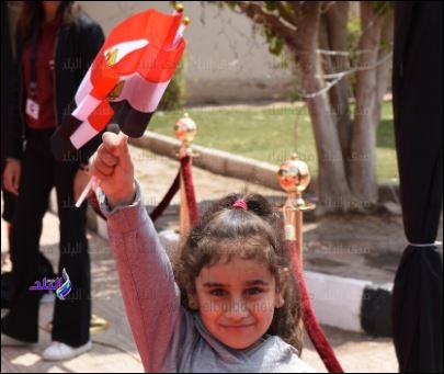 طفلة تحث المواطنين على المشاركة فى الاستفتاء طفلة تحث المواطنين على المشاركة فى الاستفتاء