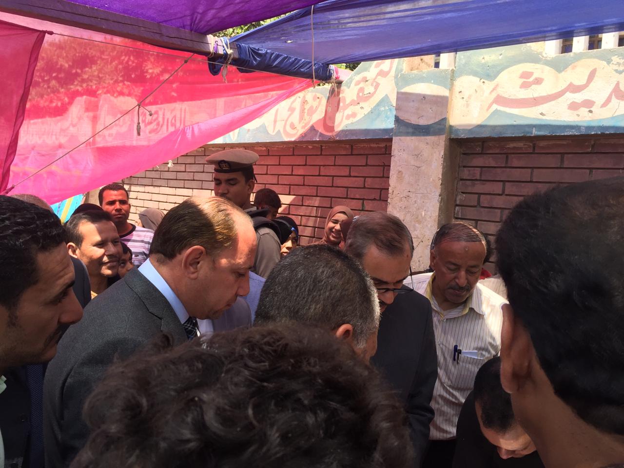 محافظ أسيوط يقود مسيرة 
