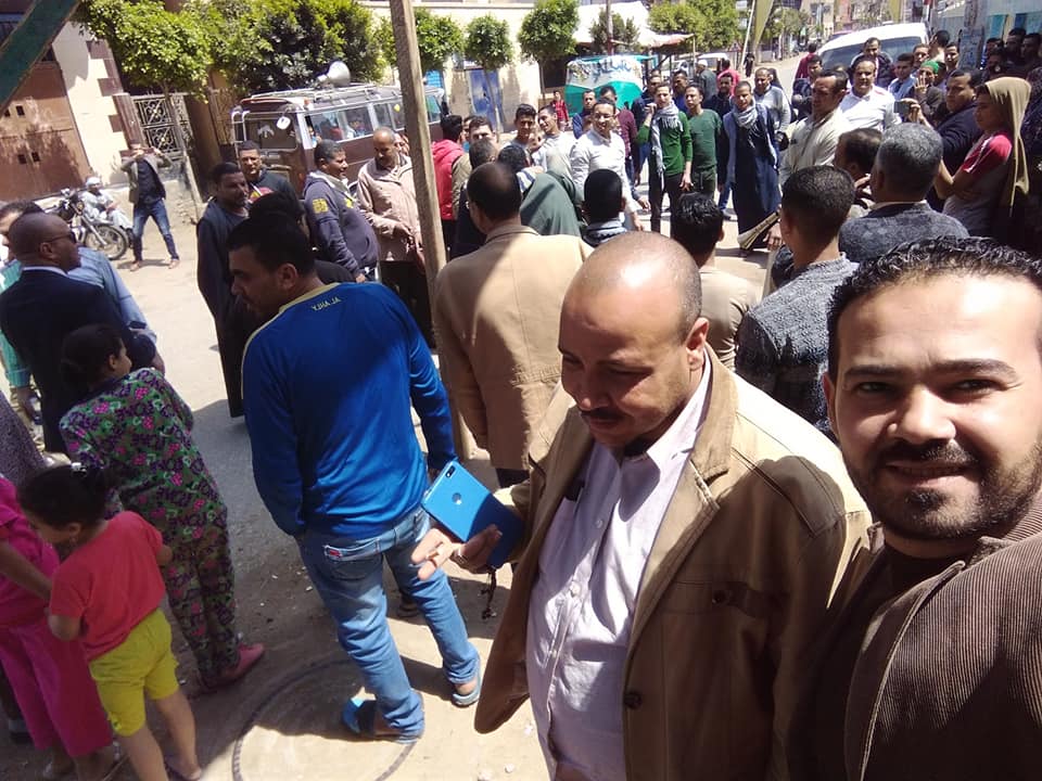 بالمزمار والطبل البلدى أهالي قويسنا يحتفلون بالتصويت بالمزمار والطبل البلدى أهالي قويسنا يحتفلون بالتصويت