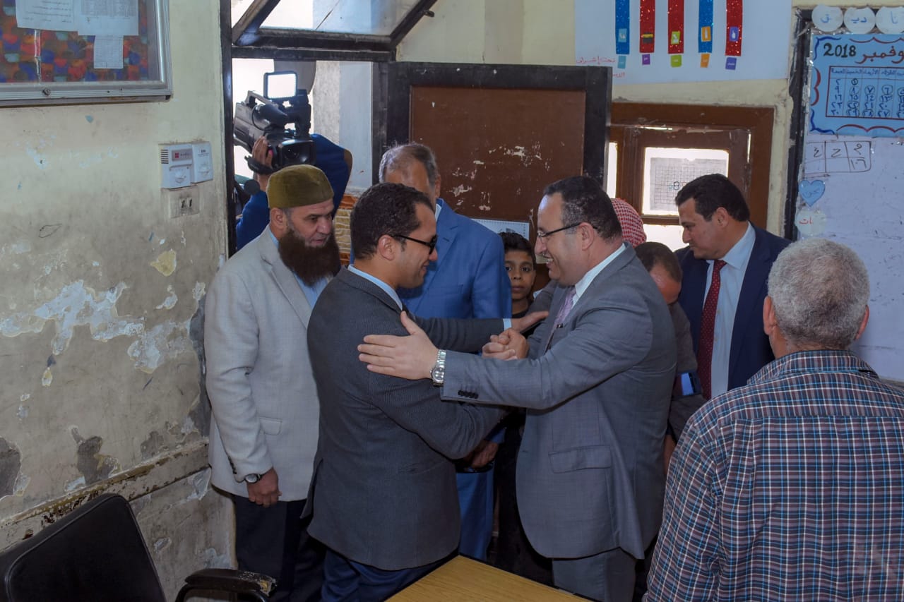 الدكتور عبد العزيز قنصوه