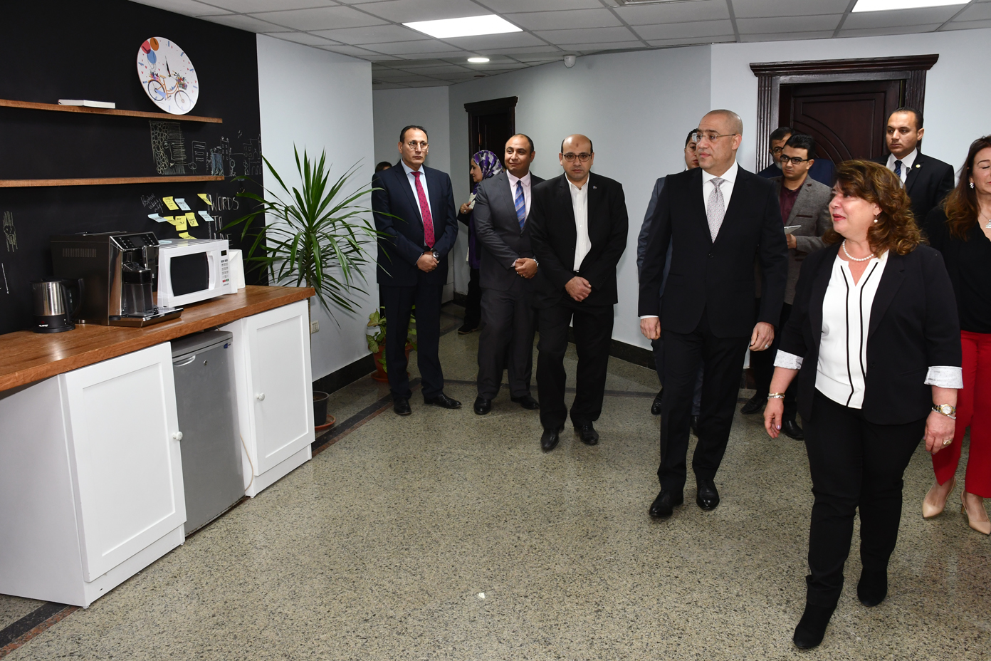 وزير الاسكان 