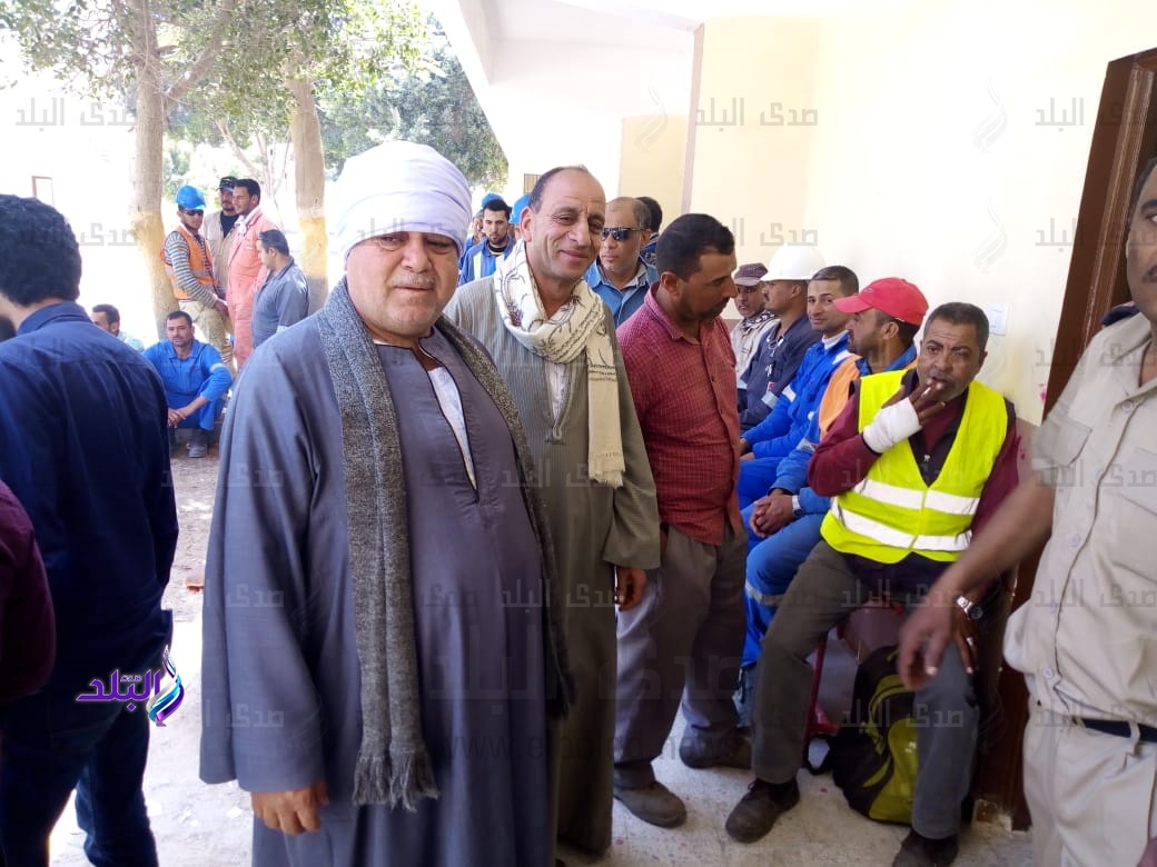 العاملون بالبترول يشاركون فى الاستفتاء باسيوط العاملون بالبترول يشاركون فى الاستفتاء باسيوط