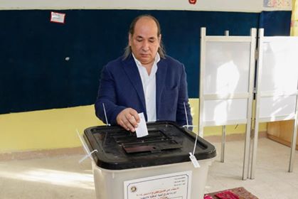 رئيس اقتصادية الوفد يدلي بصوته في الاستفتاء رئيس اقتصادية الوفد يدلي بصوته في الاستفتاء