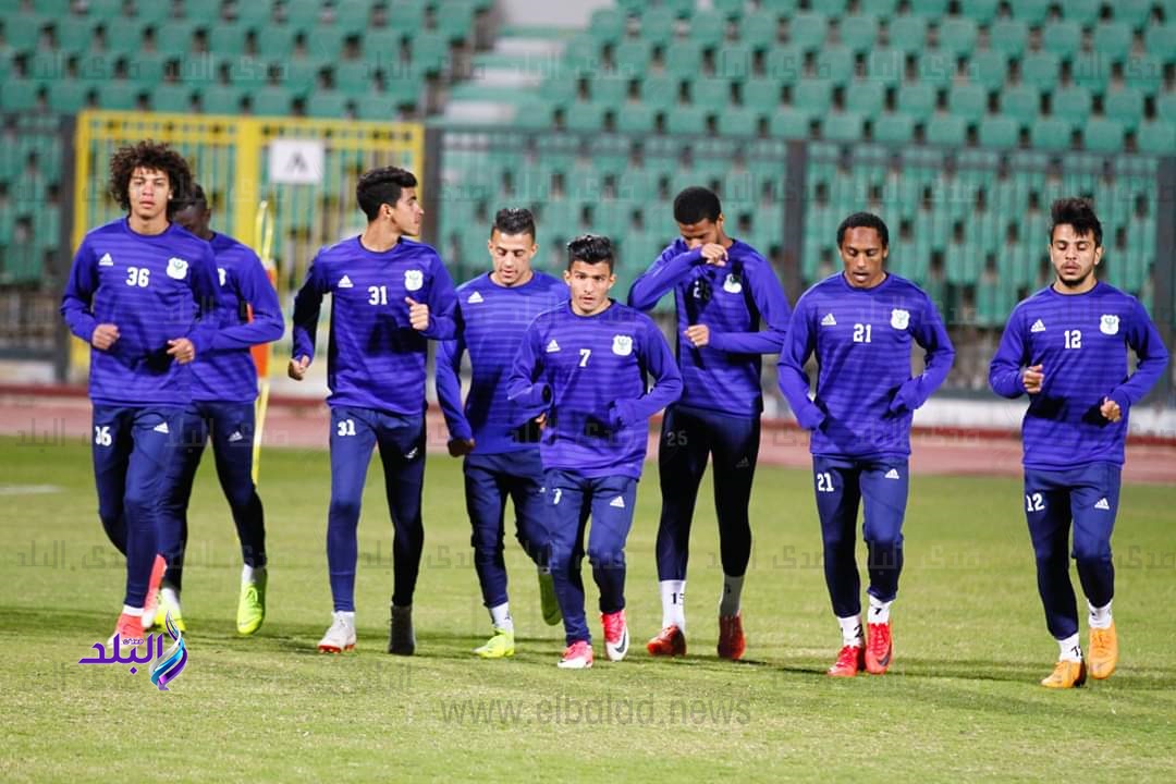  الفريق الأول للكرة بالنادي المصري