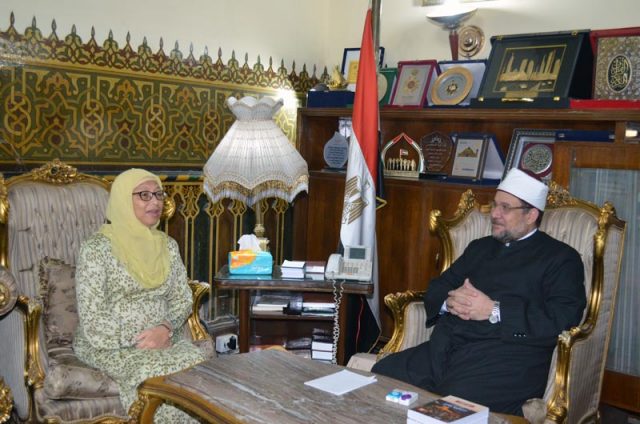 وزير الأوقاف خلال لقائه بنائب رئيس الجامعة الإسلامية وزير الأوقاف خلال لقائه بنائب رئيس الجامعة الإسلامية