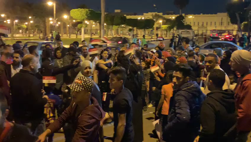 احتفالات المصريين بالموافقة على الدستور 