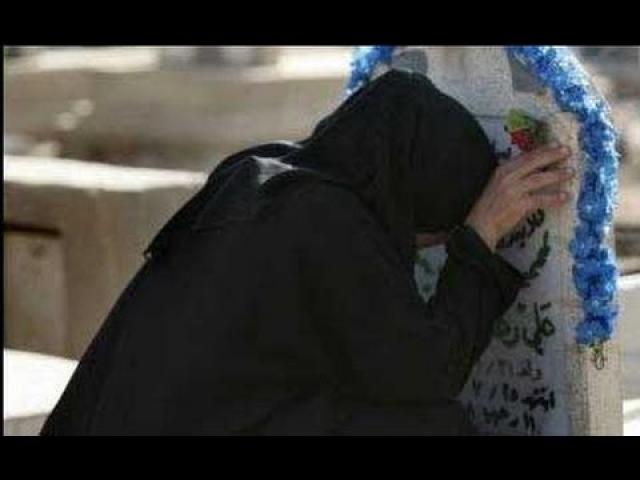 لبس الثوب الأسود فترة طويلة حزنا على الميت لبس الثوب الأسود فترة طويلة حزنا على الميت