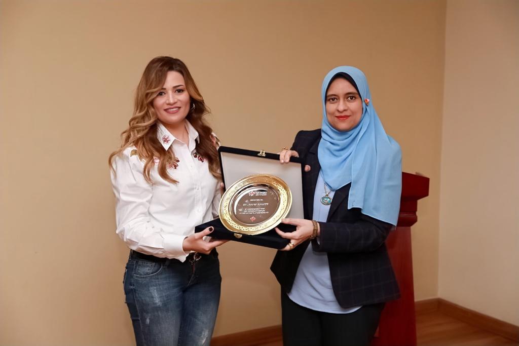 تكريم الإعلامية رانيا بدوي بالجامعة الكندية 