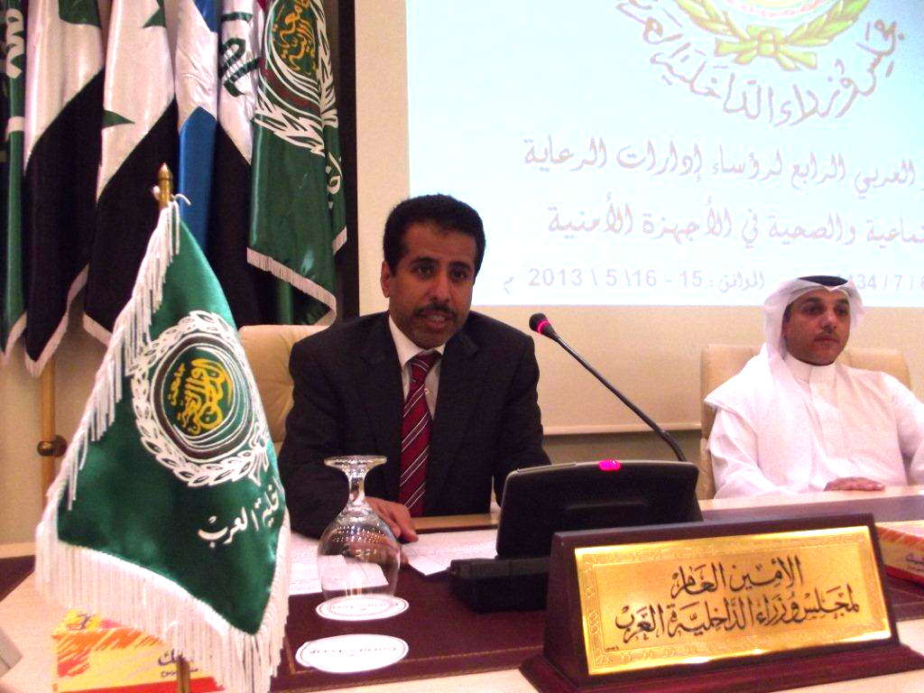 الدكتور محمد بن على كومان الأمين العام لمجلس وزراء الداخلية 