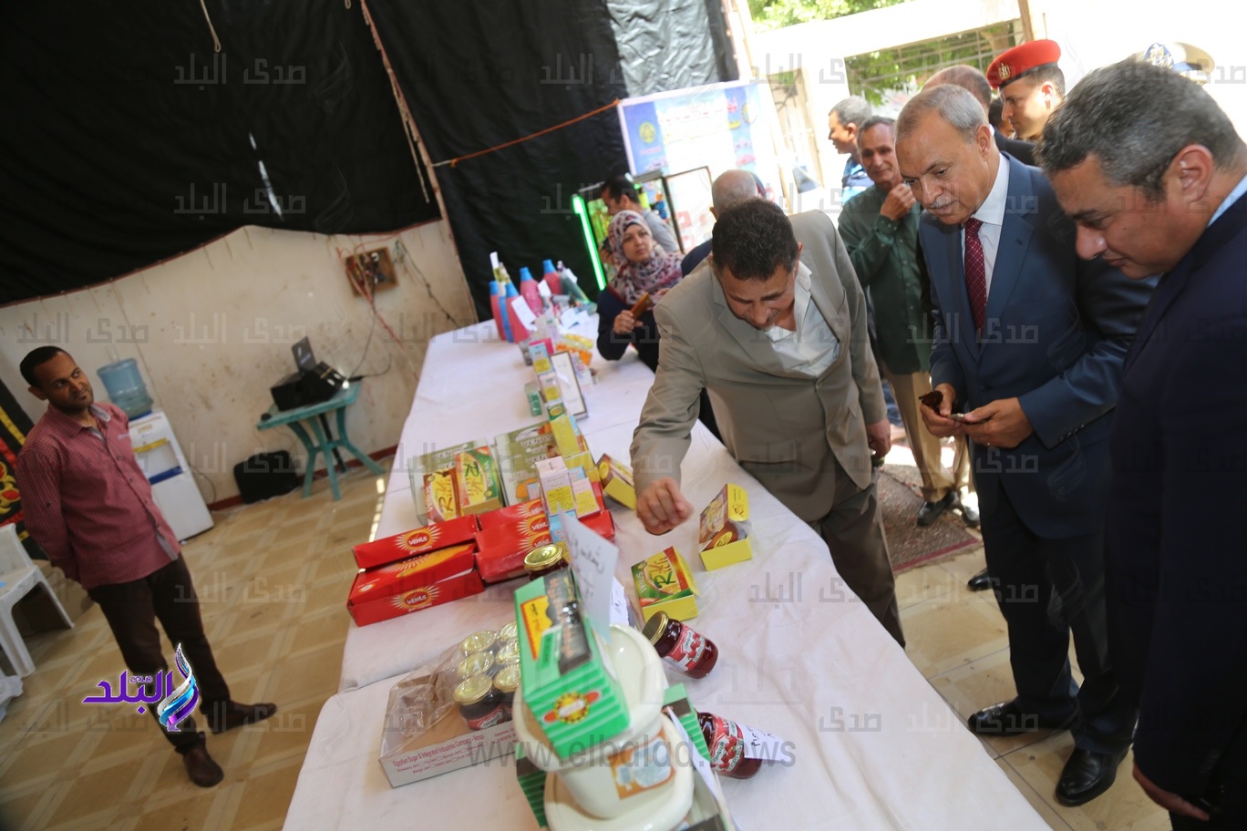 محافظ قنا ومدير الأمن يفتتحان معرض"أهلا رمضان"بمدينة نجع حما محافظ قنا ومدير الأمن يفتتحان معرض"أهلا رمضان"بمدينة نجع حما