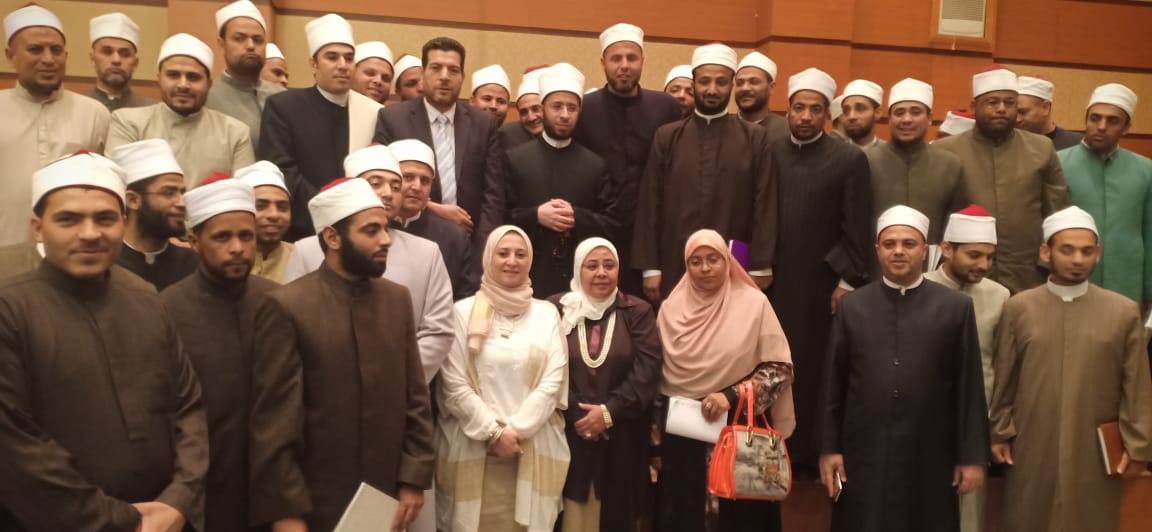 أسامة الأزهري يلتقي المتدربين بأكاديمة الأوقاف الدولية أسامة الأزهري يلتقي المتدربين بأكاديمة الأوقاف الدولية