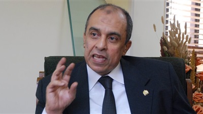 الدكتور عزالدين أبوستيت، وزير الزراعة الدكتور عزالدين أبوستيت، وزير الزراعة