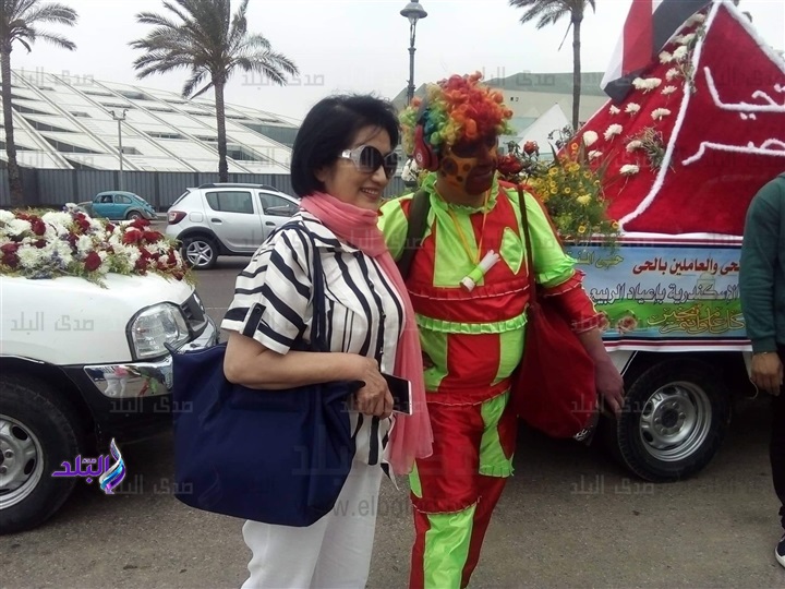 شاهد موكب الزهور يجوب انحاء الإسكندرية احتفالا بشم النسيم شاهد موكب الزهور يجوب انحاء الإسكندرية احتفالا بشم النسيم