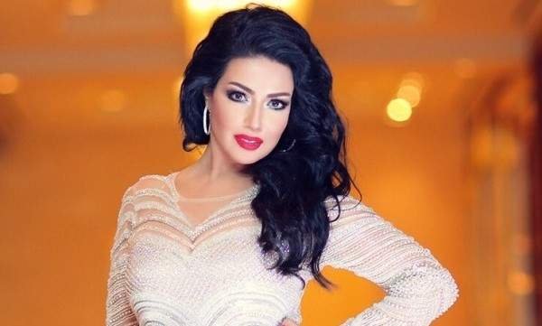 الفنانة سمية الخشاب