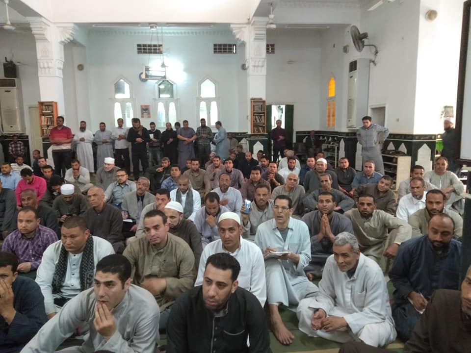 حلقات نقاشية وندوات توعوية للأئمة وخطباء الغربية